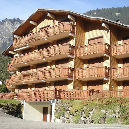 : 2 Pieces Pour 4 Pers, Terrasse, Parking - Fr-1-198-224 *